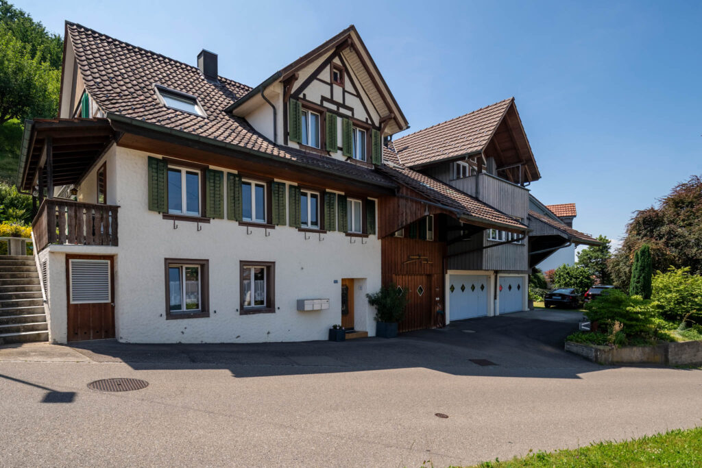 RORBAS: Charmantes Mehrfamilienhaus in Rorbas…